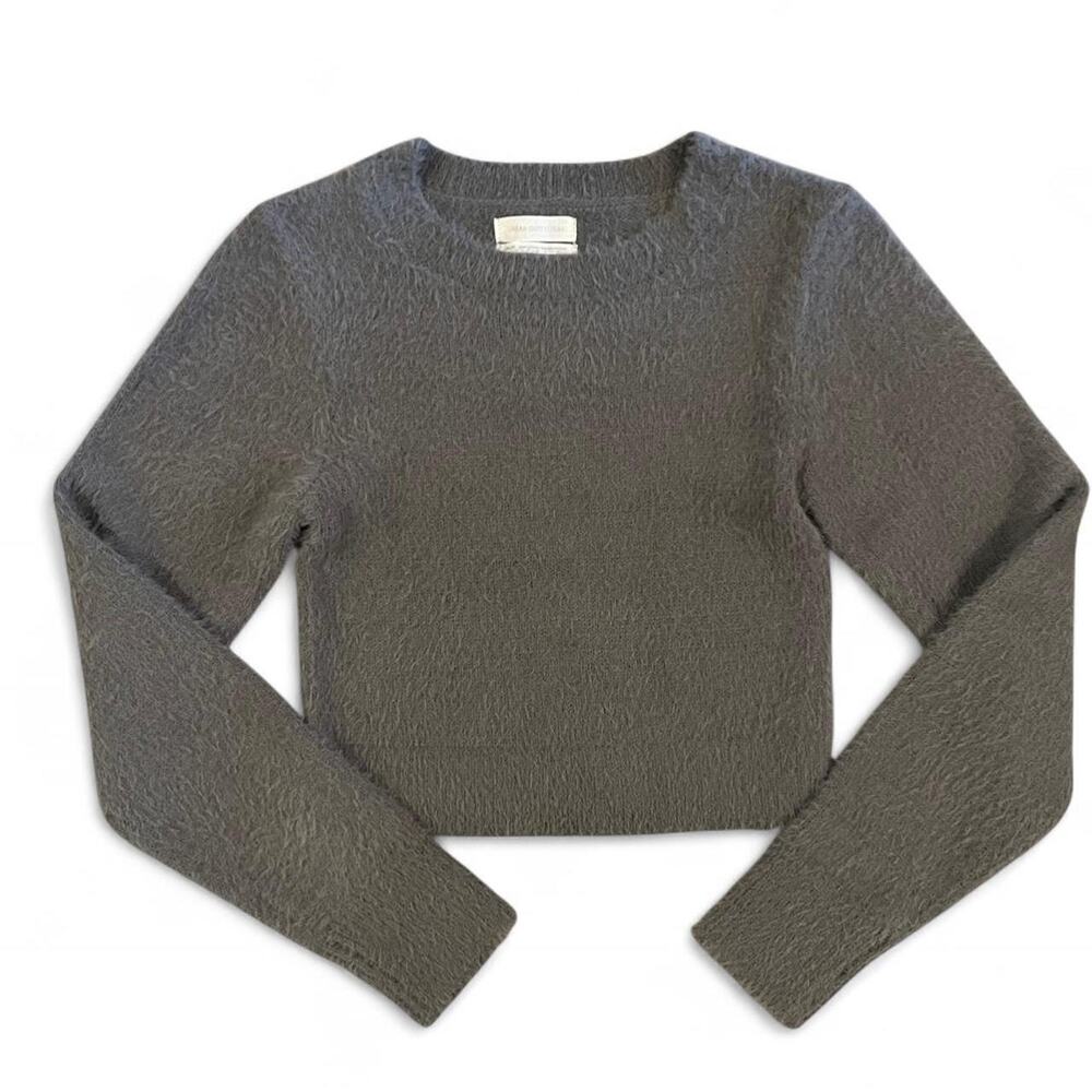 Urban Outfitters grey long sleeve fuzzy cropped sweater Size M